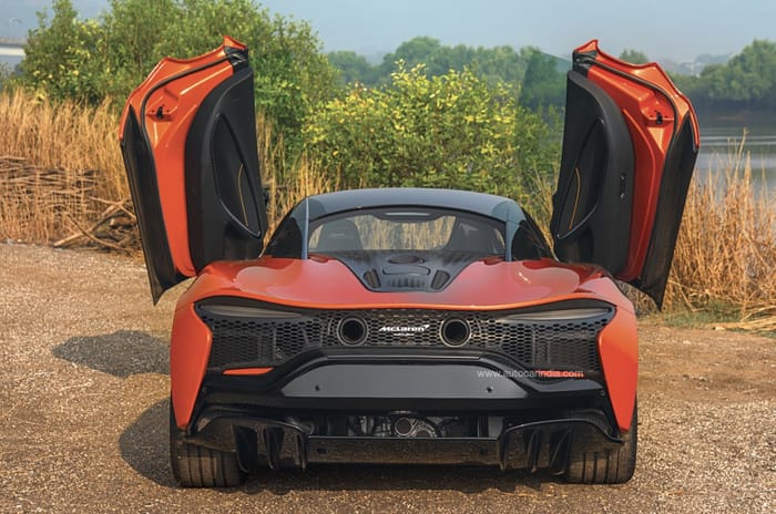 McLaren Artura rear